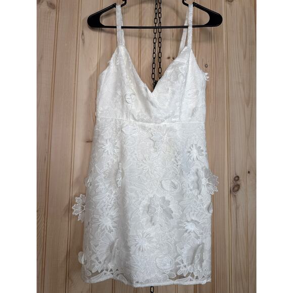 NWT Lulus Exceedingly Lovely White Applique Floral Backless Mini Dress Party S - Picture 2 of 9